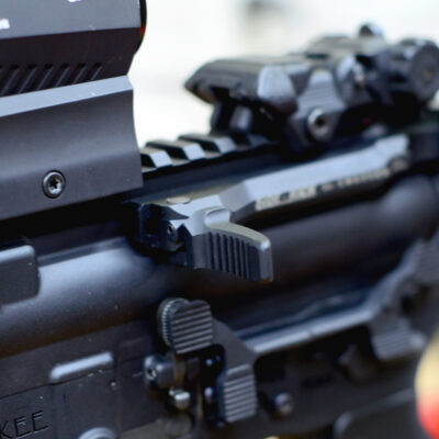 SMITH-TACTICS-SIDE-KICK-CO-CHARGER-CHARGING-HANDLE_1_Shooting_Range-Blintendorf